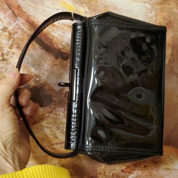 NWT Gu-De $875 patent and snakeskin embossed top handle bag - Picture 1 of 4